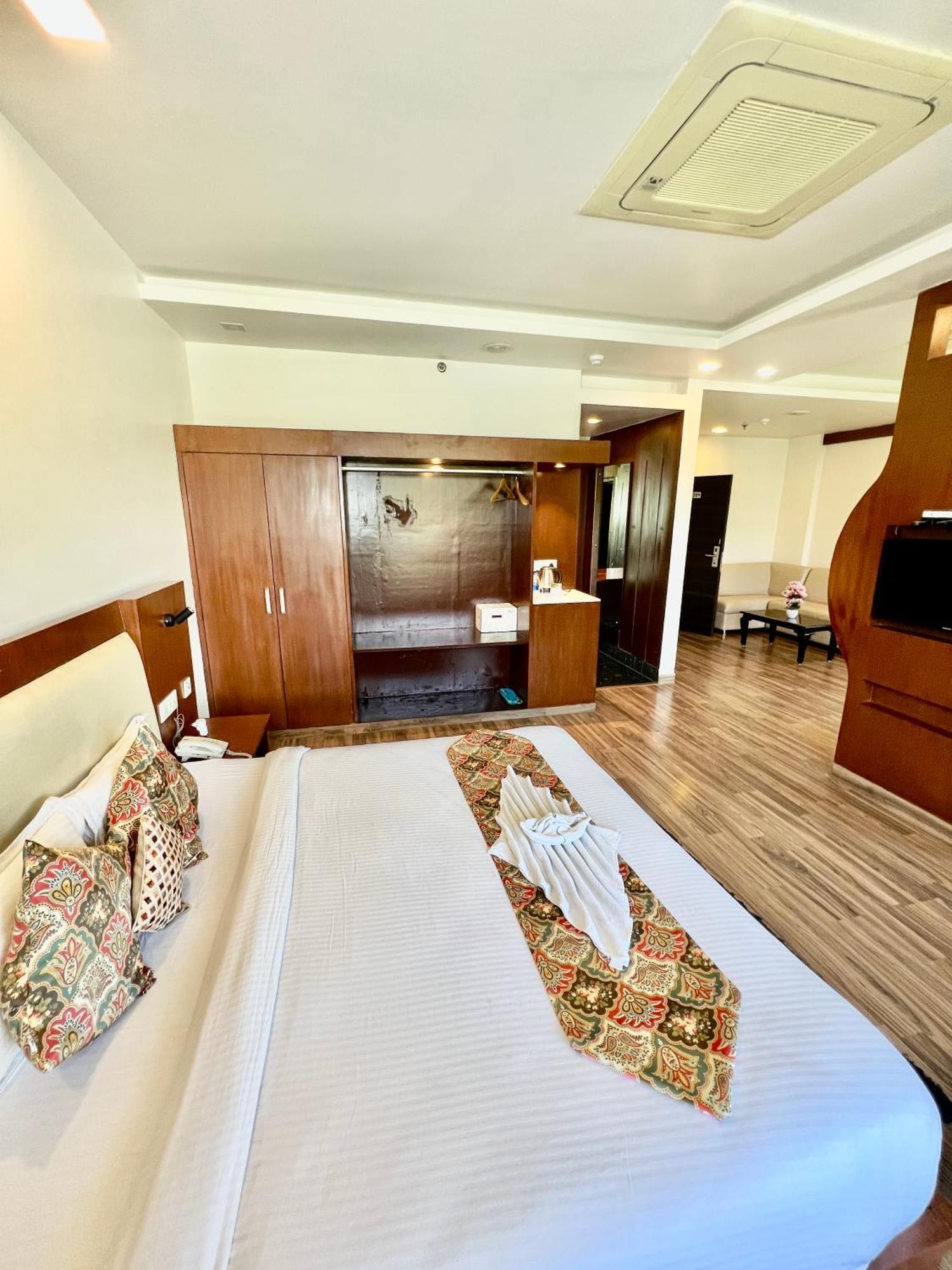 Sea Hawk - Luxury Hill Resort 4 Mins From Bhimtal Lake Exterior photo