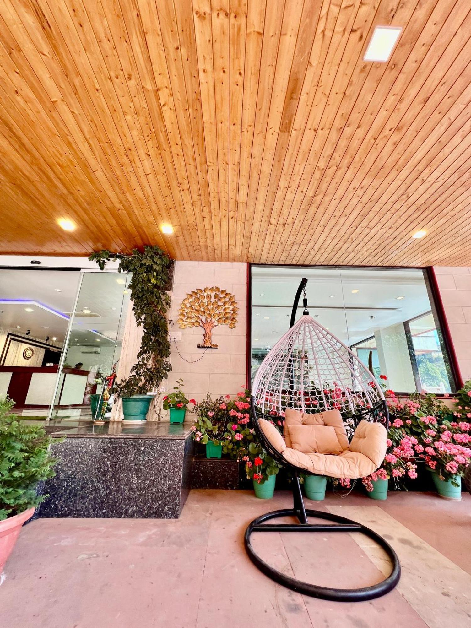 Sea Hawk - Luxury Hill Resort 4 Mins From Bhimtal Lake Exterior photo